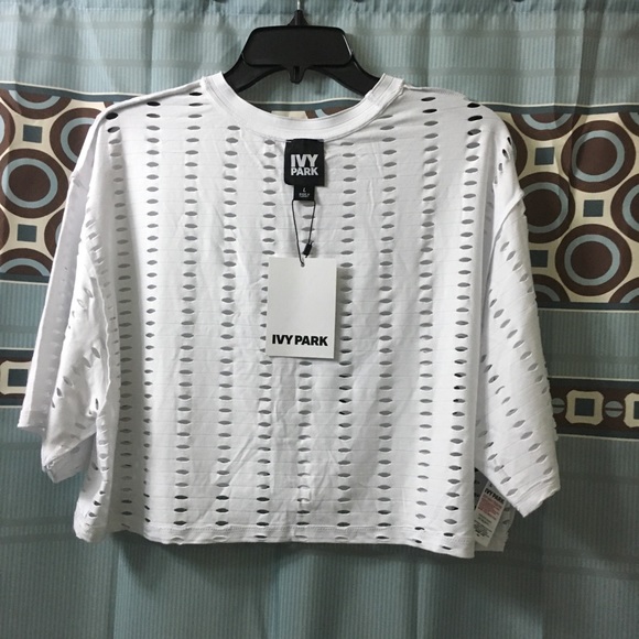 IVY PARK Tops - IVY PARK crop top - sz. L